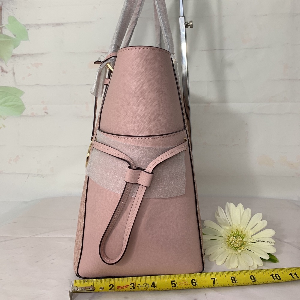 Michael Kors Gilly Large Drawstring Tote Set - Picture 4 of 9